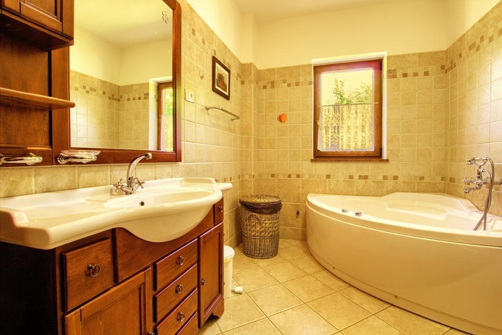 Holiday Home Sarita Sisan Ngoại thất bức ảnh