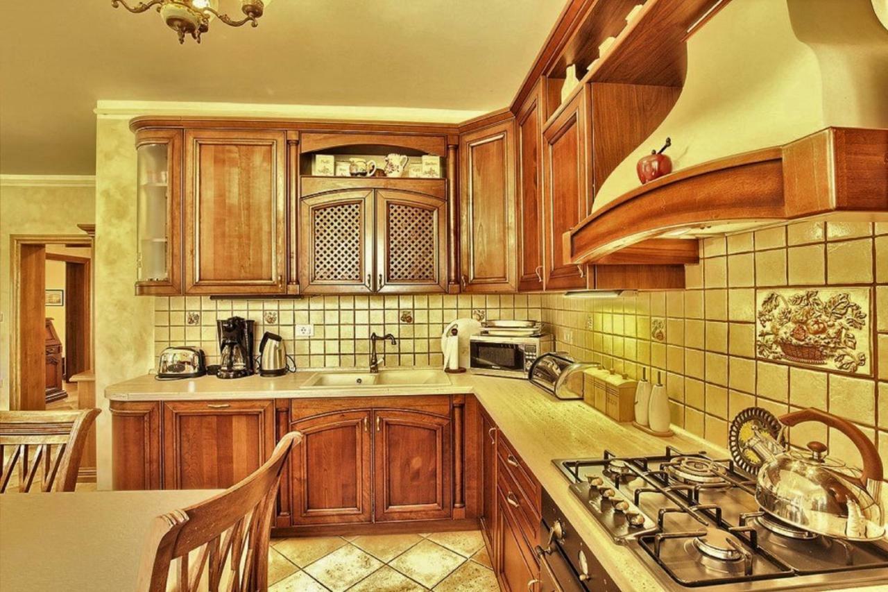 Holiday Home Sarita Sisan Ngoại thất bức ảnh
