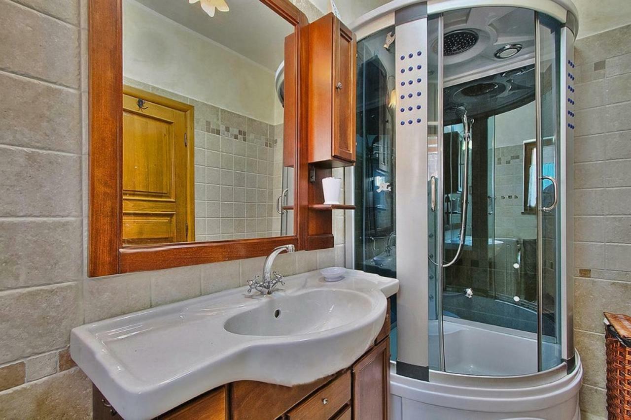 Holiday Home Sarita Sisan Ngoại thất bức ảnh