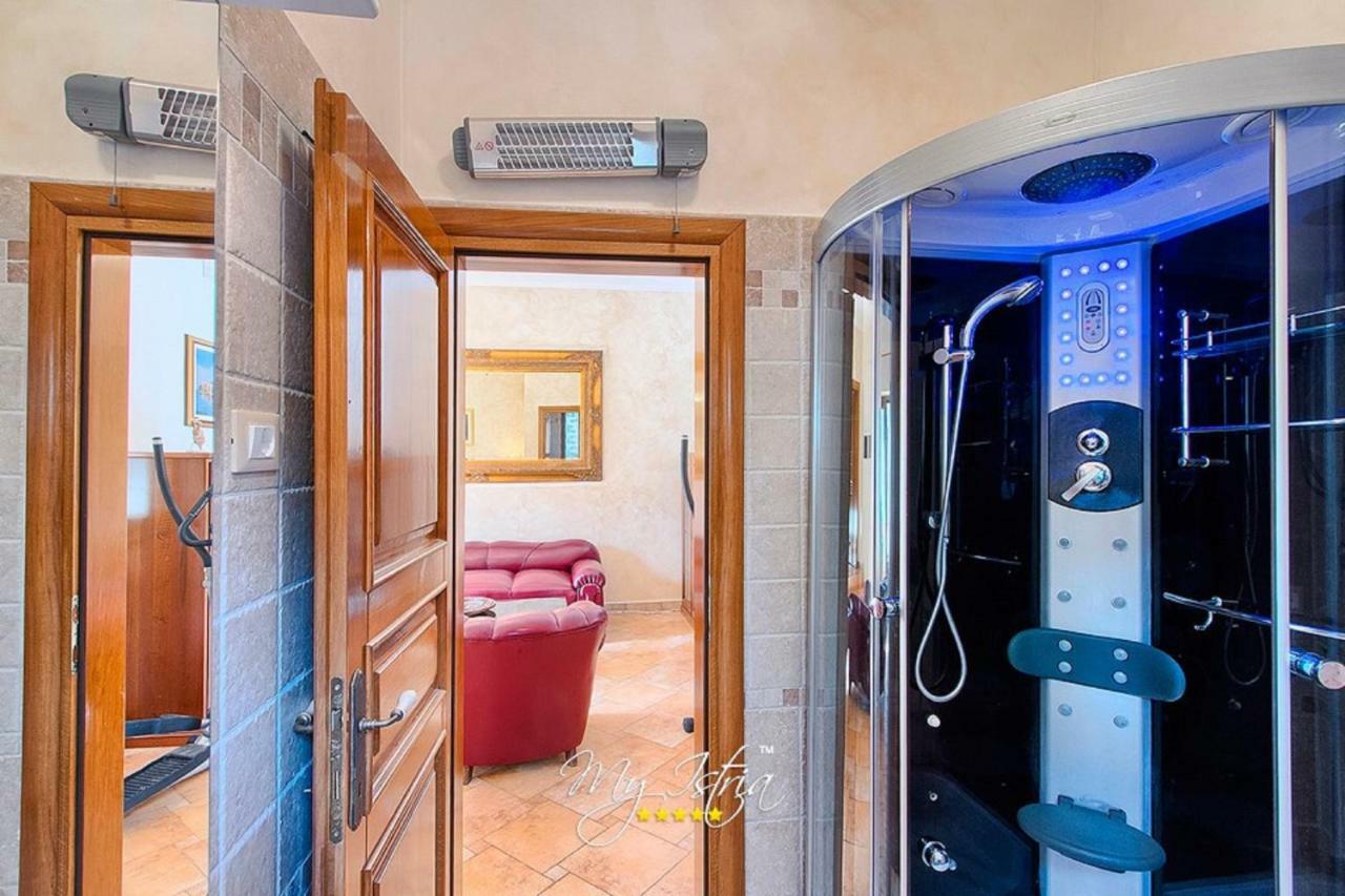 Holiday Home Sarita Sisan Ngoại thất bức ảnh